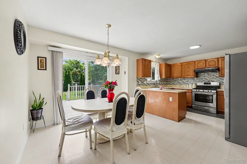 24535 Jason Drive Brownstown Charter Township MI 48134