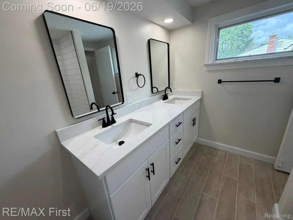 23736 Kim Drive Clinton Charter Township MI 48035