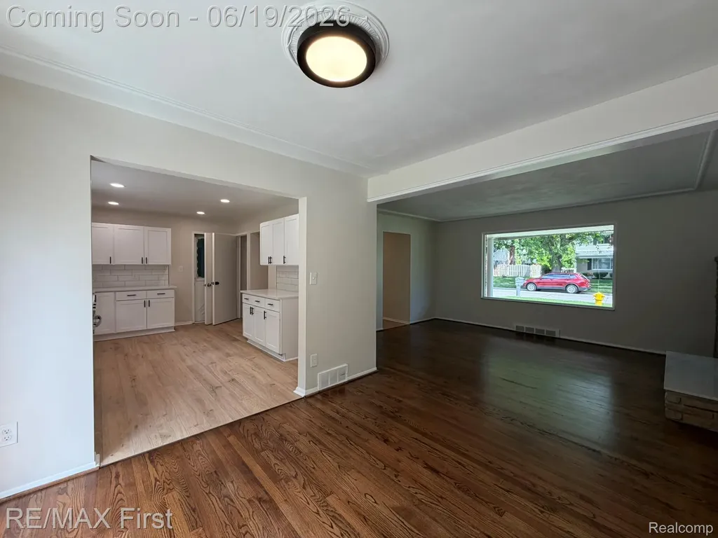 23736 Kim Drive Clinton Charter Township MI 48035