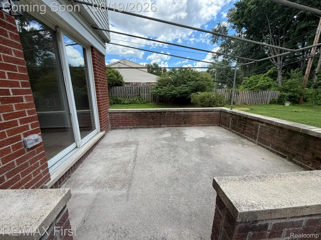 23736 Kim Drive Clinton Charter Township MI 48035
