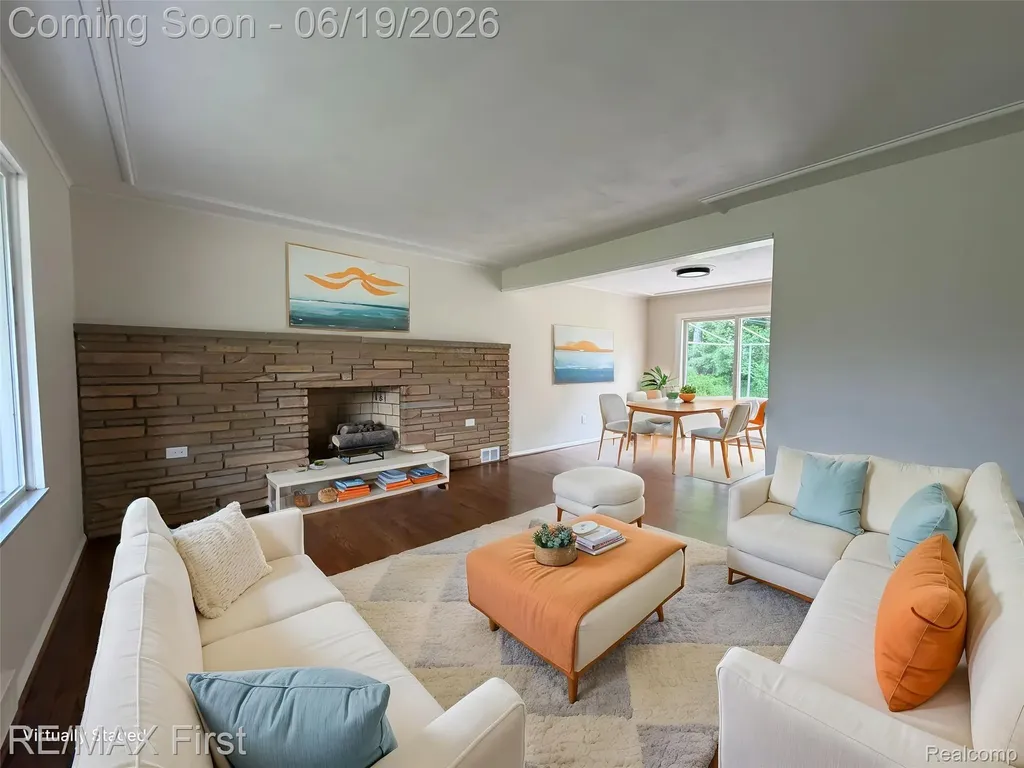 23736 Kim Drive Clinton Charter Township MI 48035