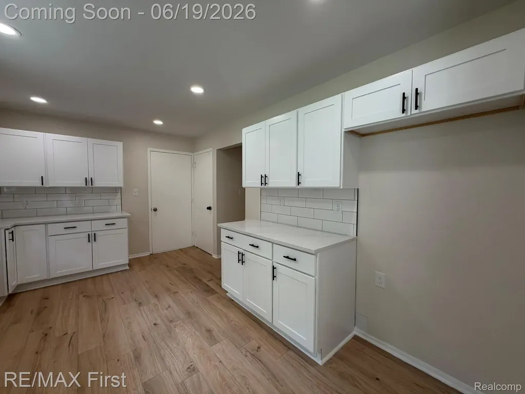 23736 Kim Drive Clinton Charter Township MI 48035