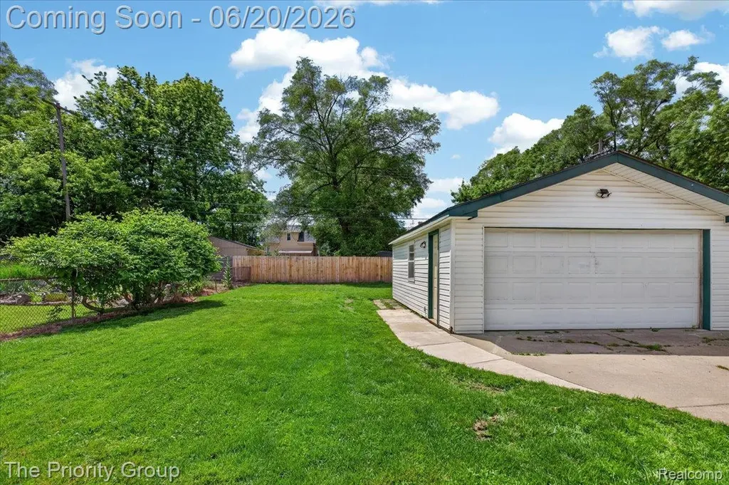 26791 Normandy Street Roseville City MI 48066