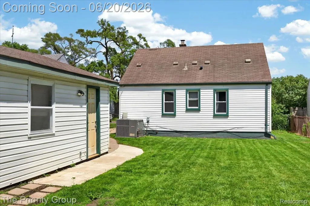 26791 Normandy Street Roseville City MI 48066