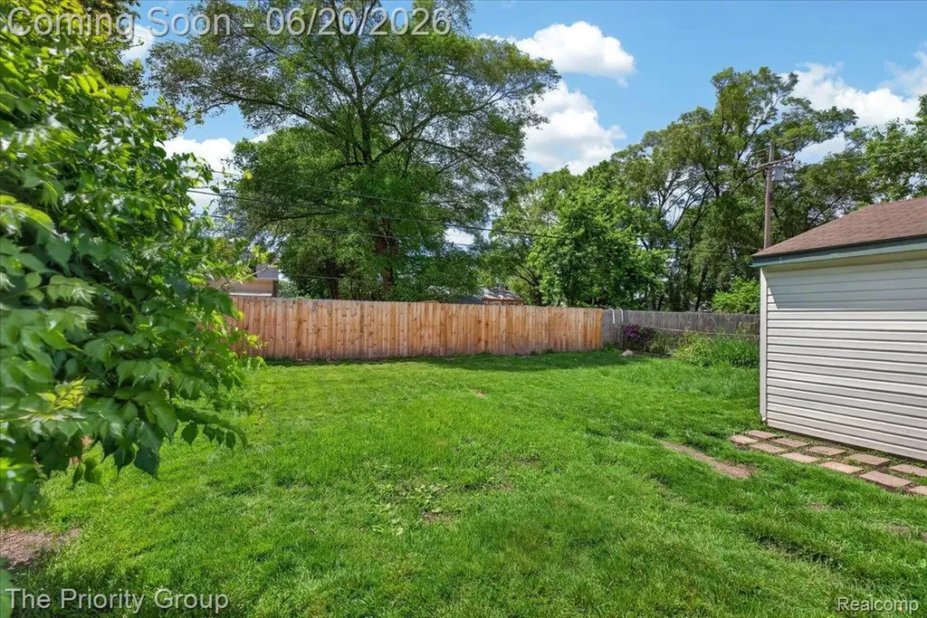 26791 Normandy Street Roseville City MI 48066