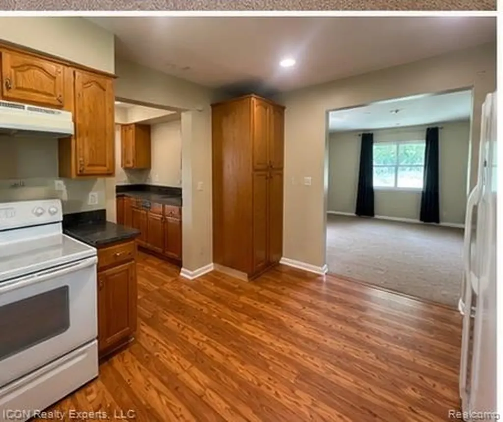 5028 Pheasant Road Waterford Charter Township MI 48327