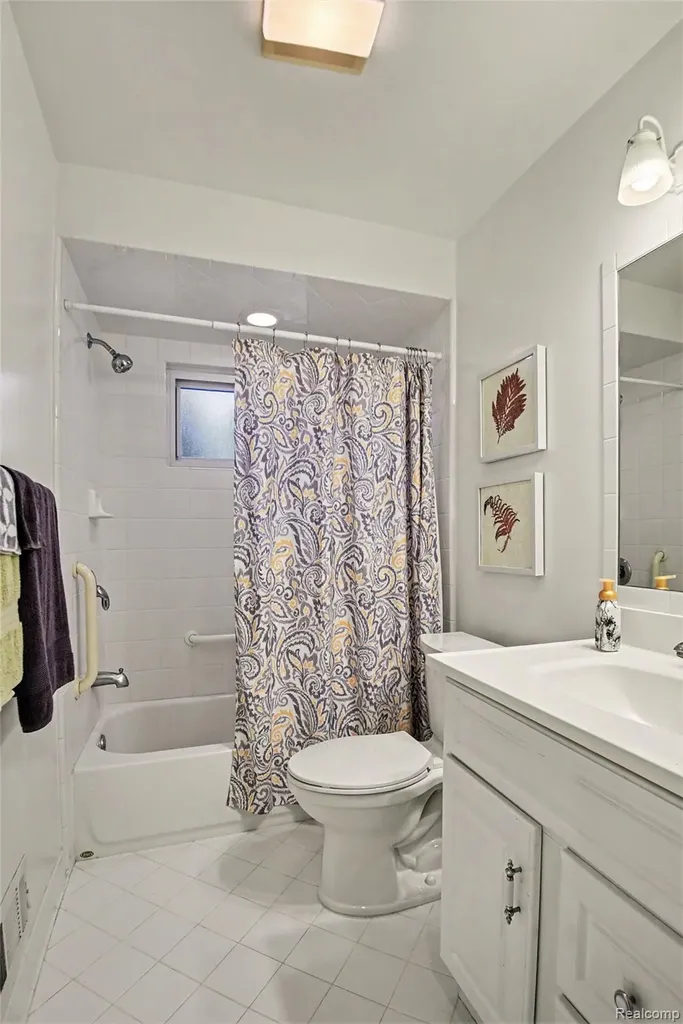 40518 William Drive Clinton Charter Township MI 48038