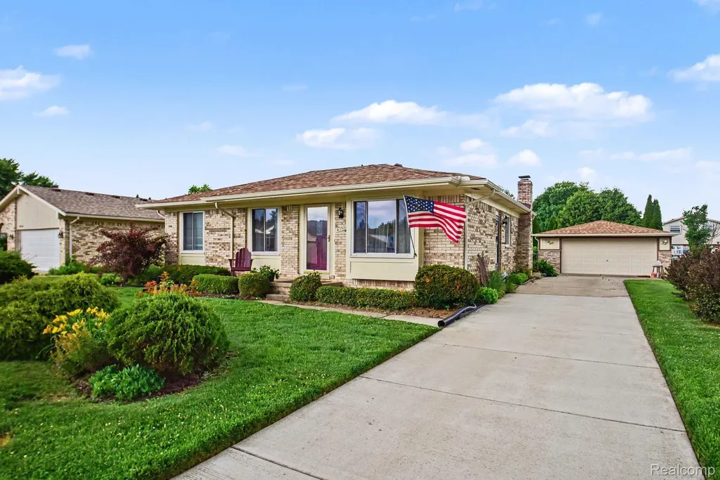 40518 William Drive Clinton Charter Township MI 48038