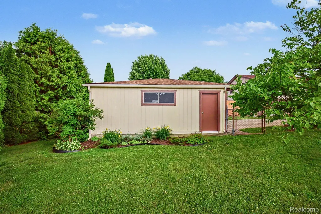 40518 William Drive Clinton Charter Township MI 48038