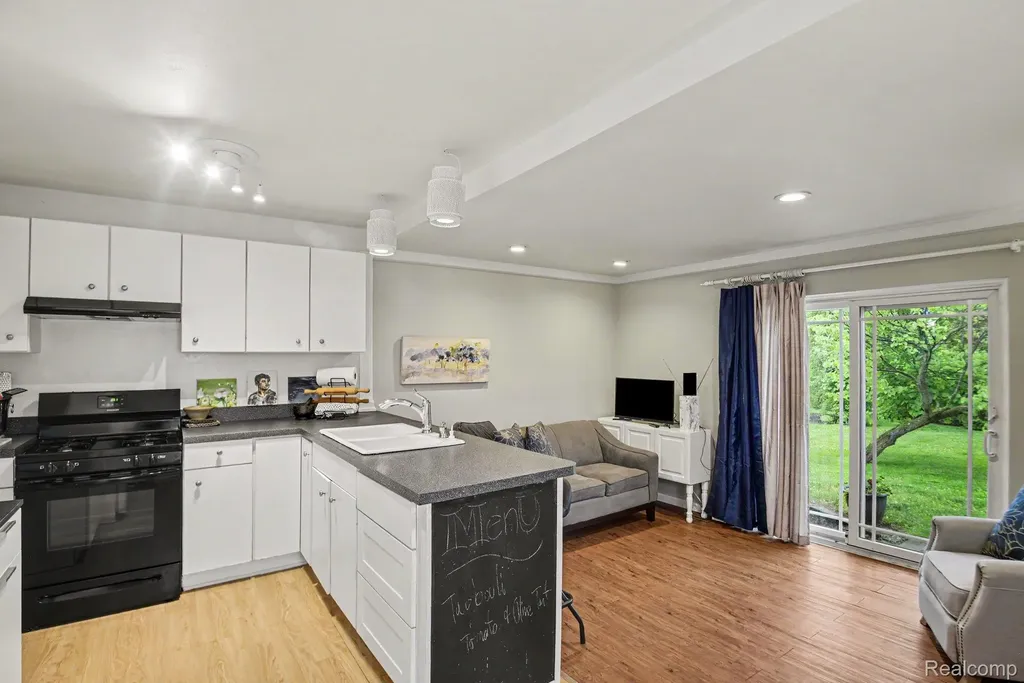 40518 William Drive Clinton Charter Township MI 48038