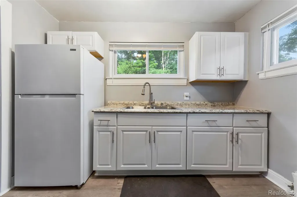 18746 Glenhurst Street Detroit City MI 48219