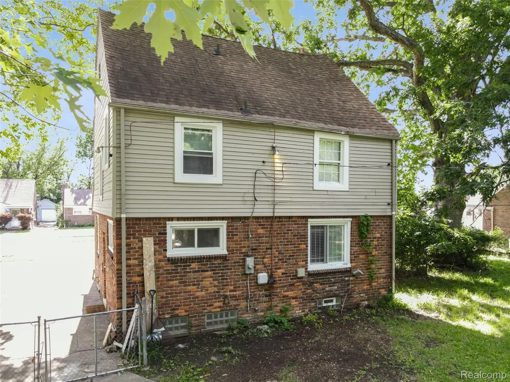 18746 Glenhurst Street Detroit City MI 48219