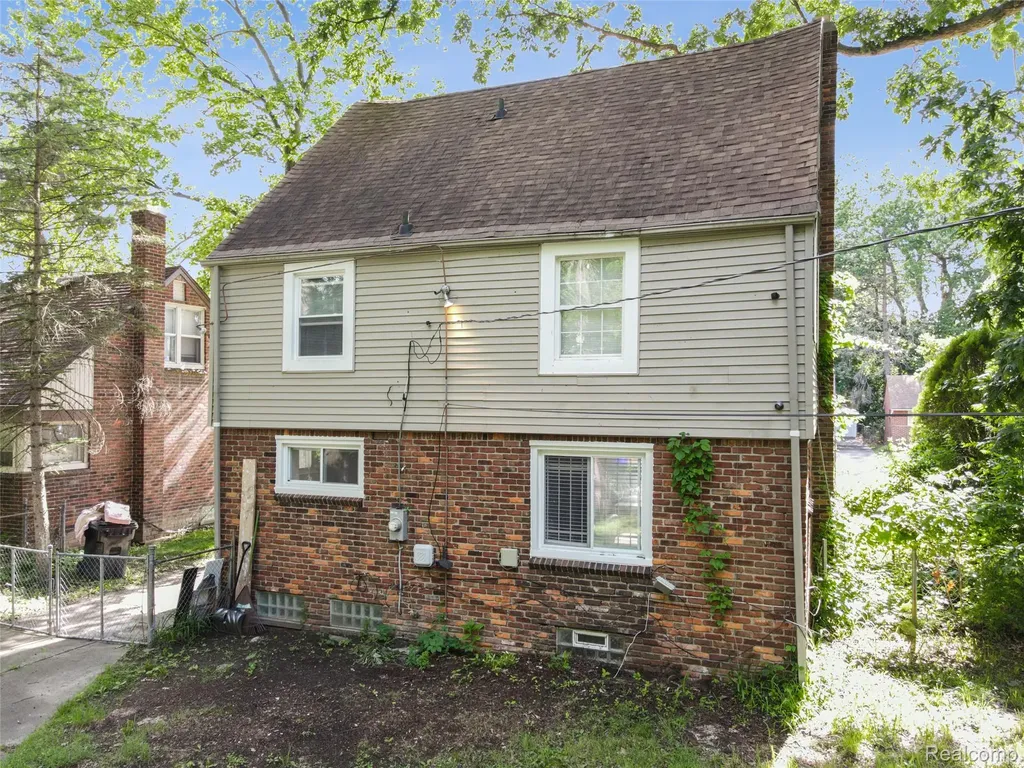 18746 Glenhurst Street Detroit City MI 48219