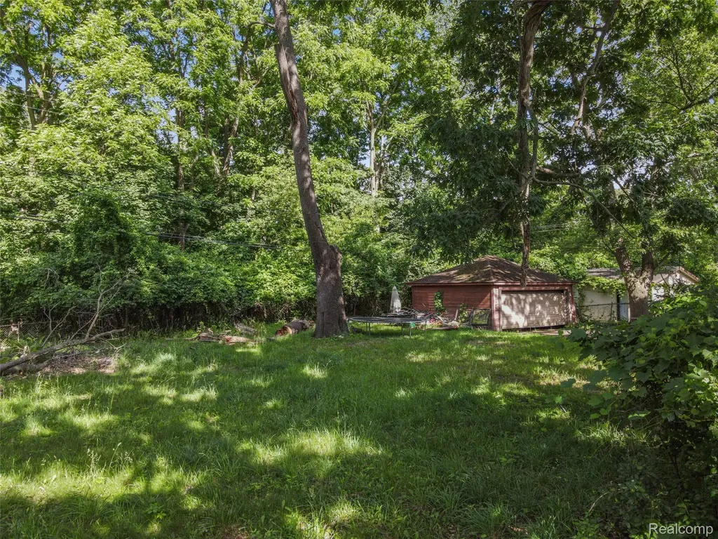 18746 Glenhurst Street Detroit City MI 48219