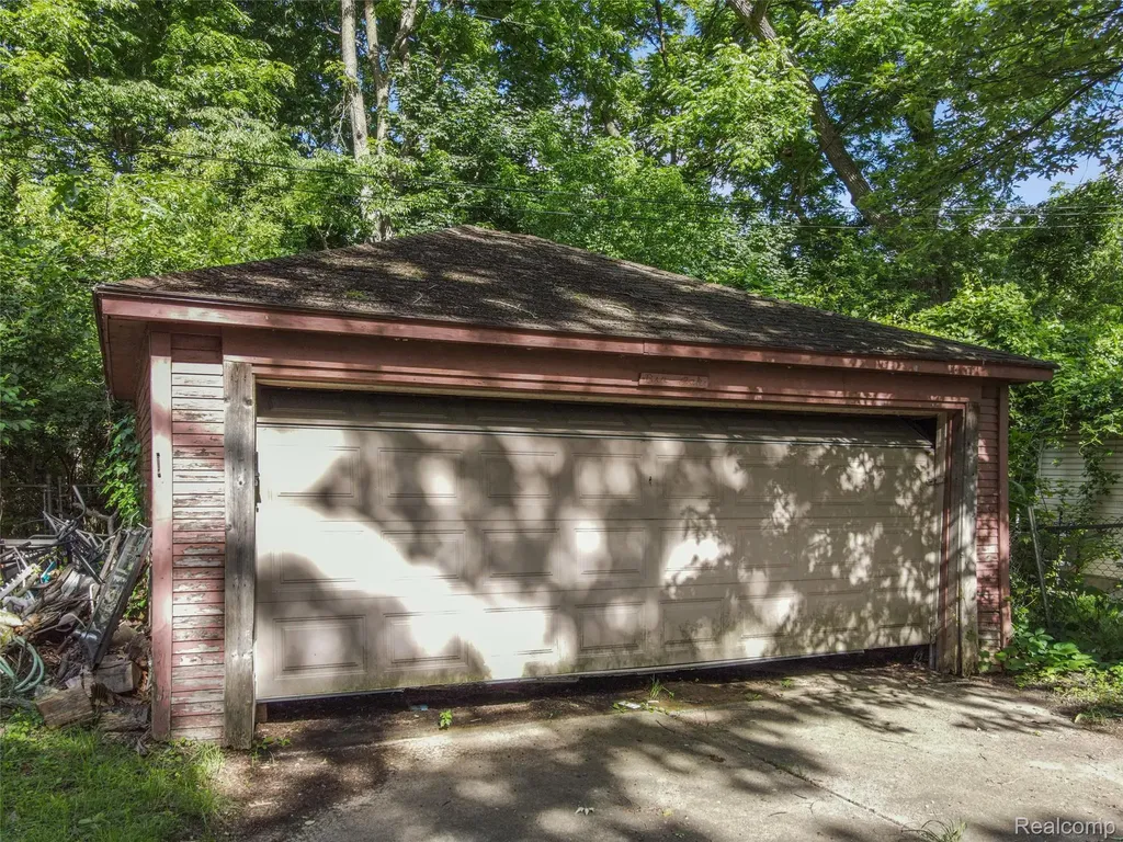 18746 Glenhurst Street Detroit City MI 48219