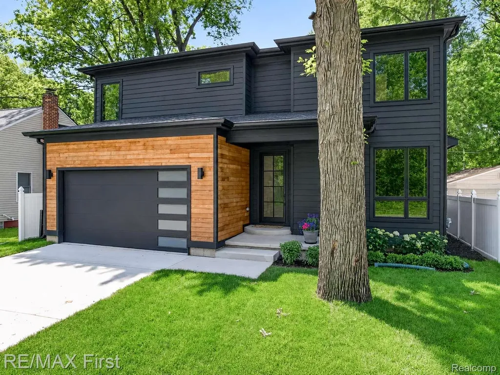 1037 Butternut Avenue Royal Oak City MI 48073