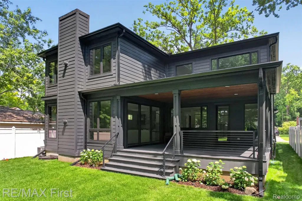 1037 Butternut Avenue Royal Oak City MI 48073