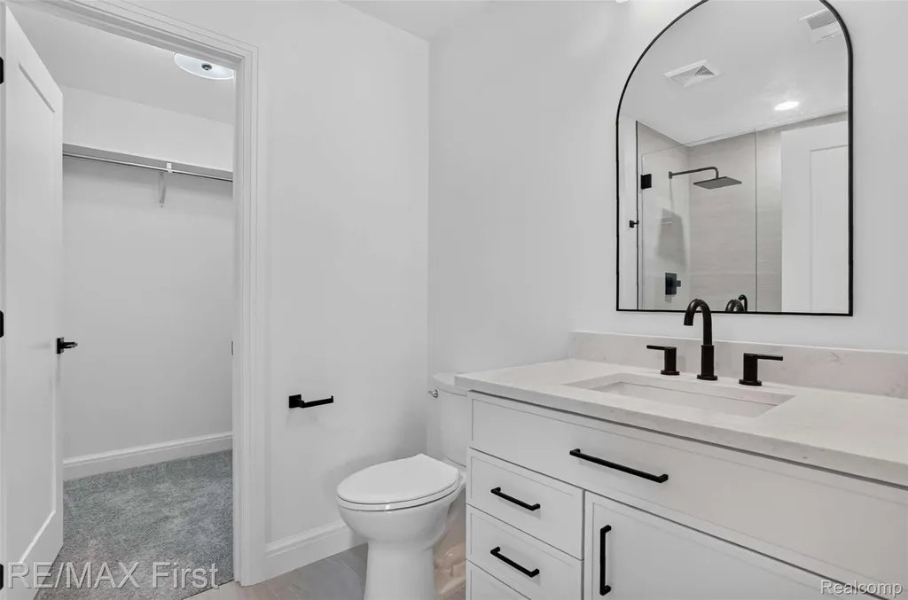 1037 Butternut Avenue Royal Oak City MI 48073