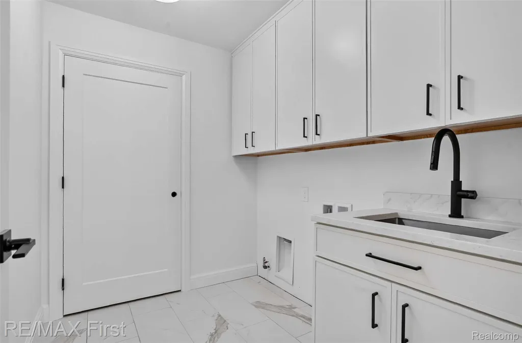 1037 Butternut Avenue Royal Oak City MI 48073