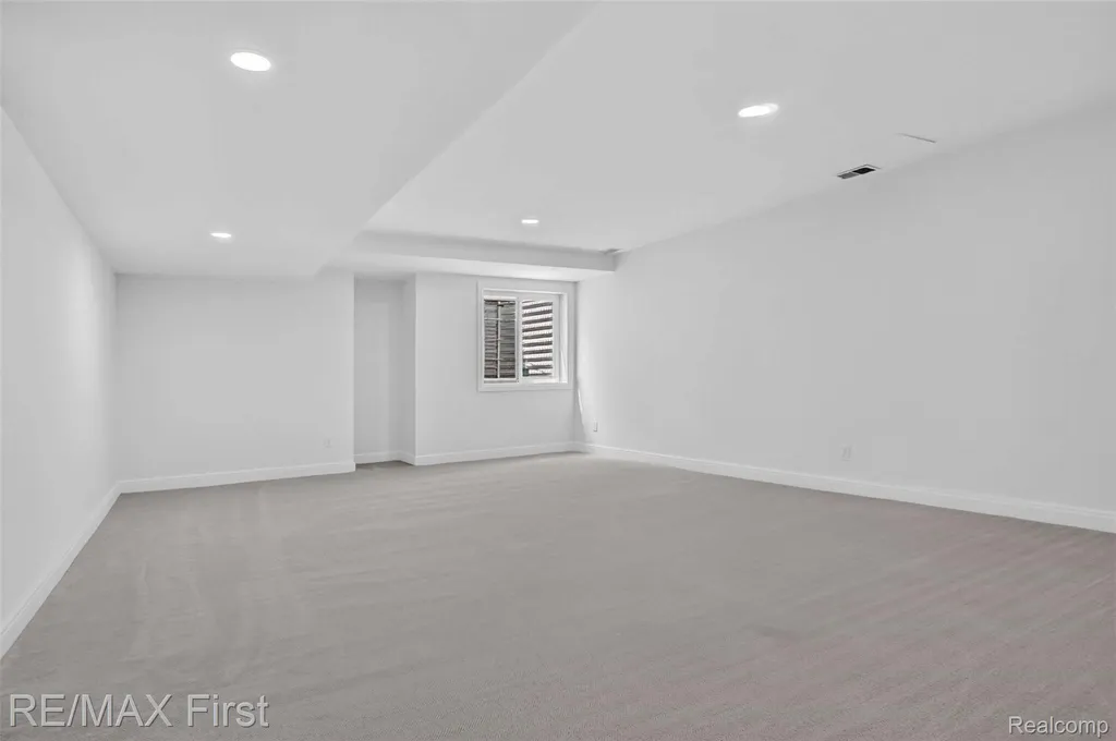 1037 Butternut Avenue Royal Oak City MI 48073
