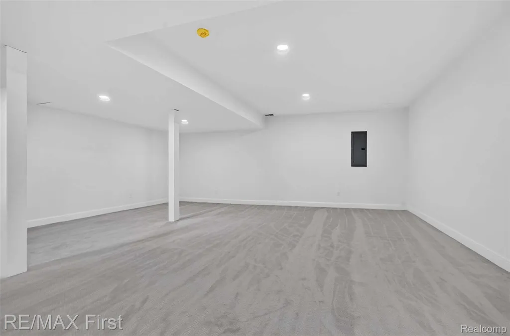 1037 Butternut Avenue Royal Oak City MI 48073