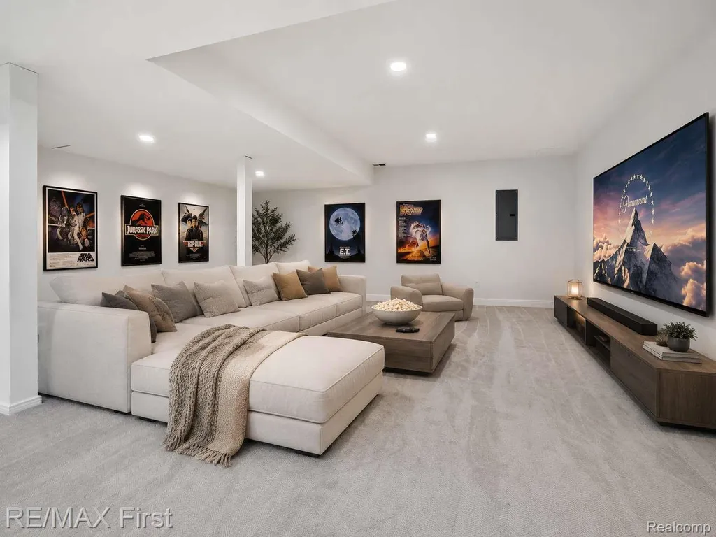 1037 Butternut Avenue Royal Oak City MI 48073