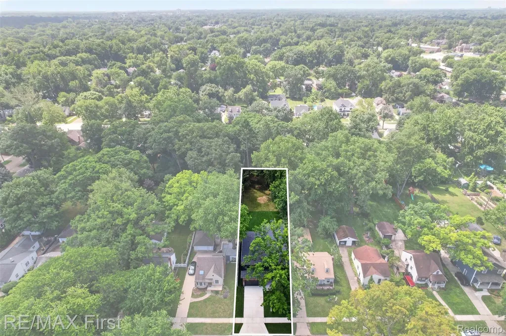 1037 Butternut Avenue Royal Oak City MI 48073
