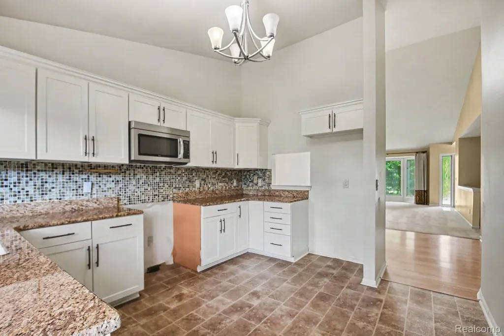 15540 Caputo Court Clinton Charter Township MI 48035