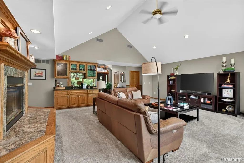 18974 Riverway Court Clinton Charter Township MI 48038