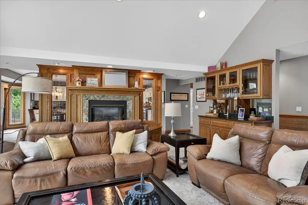 18974 Riverway Court Clinton Charter Township MI 48038