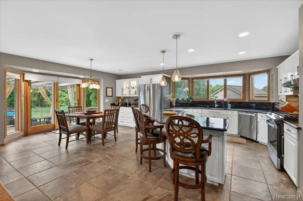 18974 Riverway Court Clinton Charter Township MI 48038