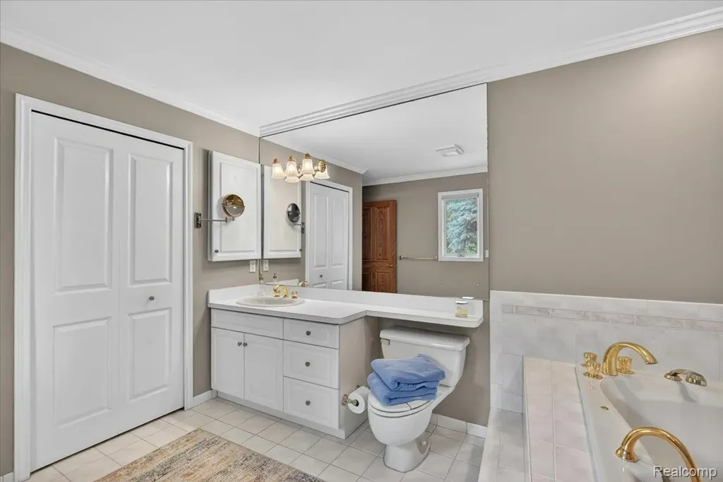 18974 Riverway Court Clinton Charter Township MI 48038