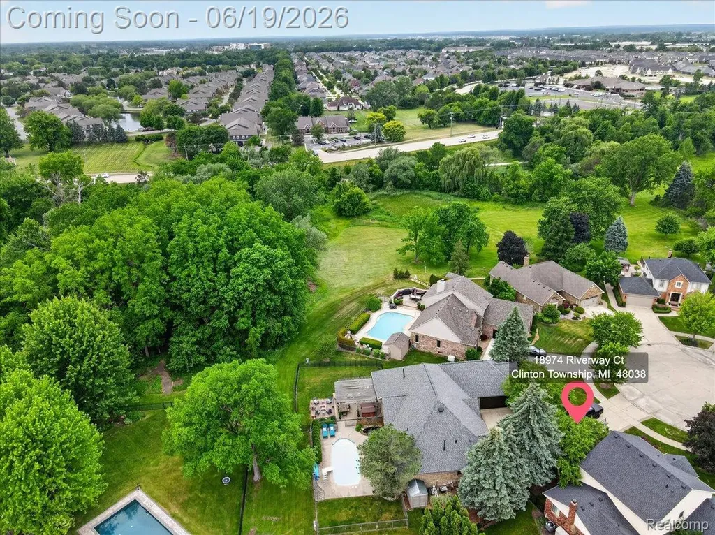 18974 Riverway Court Clinton Charter Township MI 48038