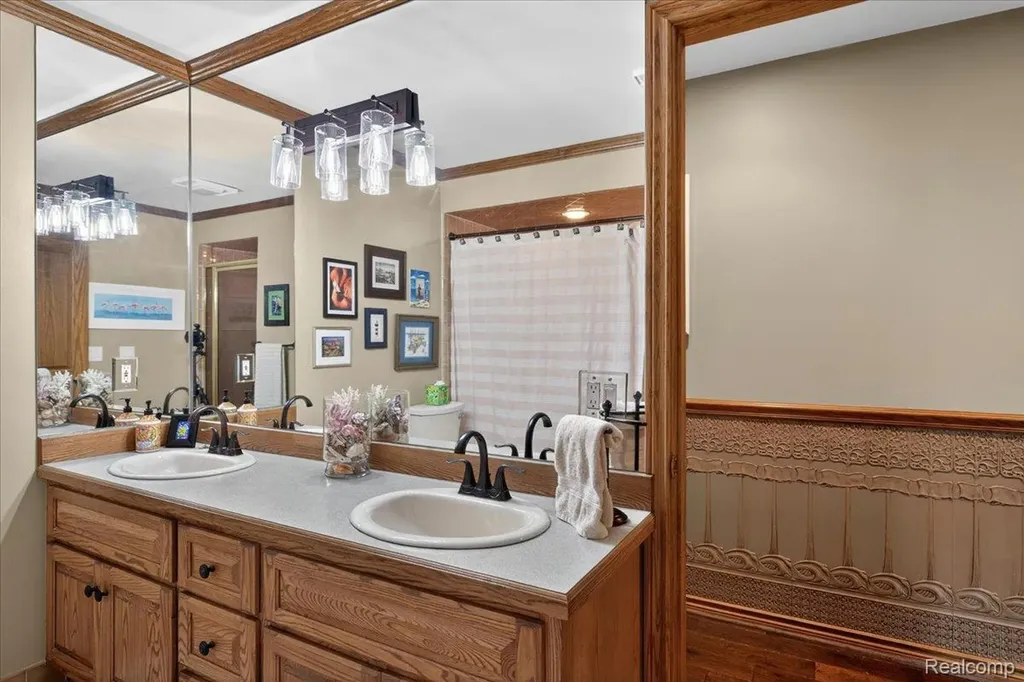 18974 Riverway Court Clinton Charter Township MI 48038