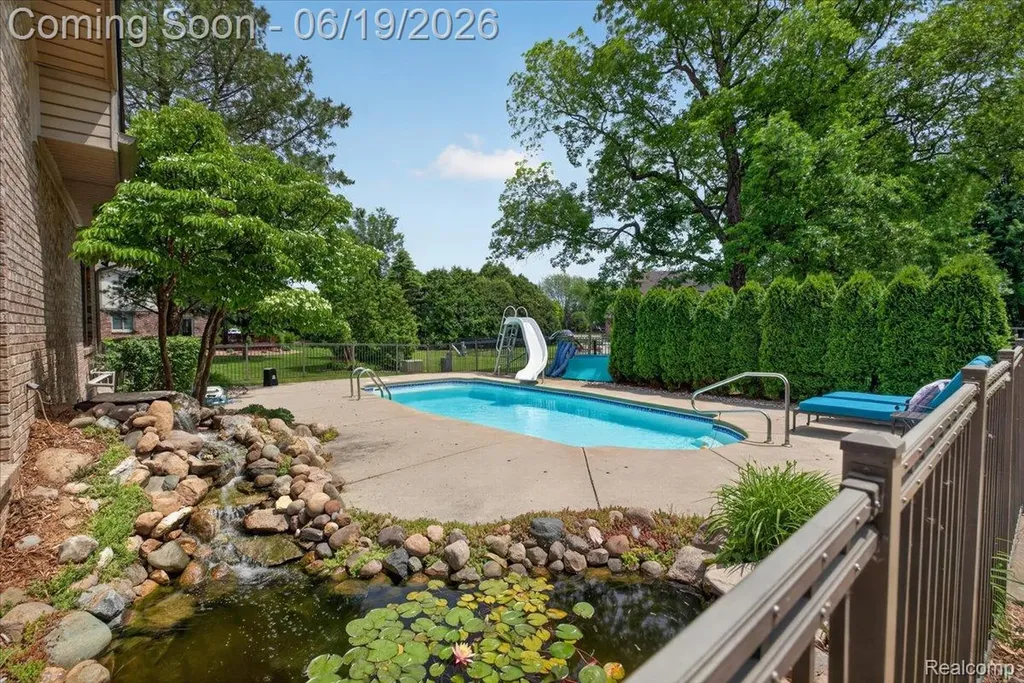 18974 Riverway Court Clinton Charter Township MI 48038