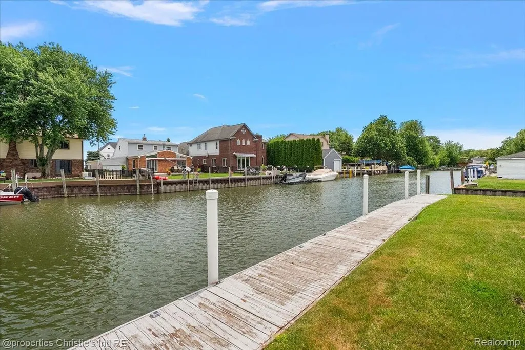 37510 Lakeville Street Harrison Charter Township MI 48045