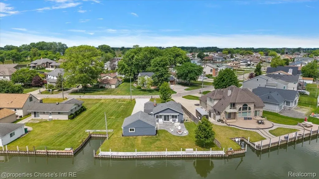 37510 Lakeville Street Harrison Charter Township MI 48045