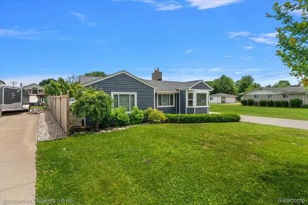 37510 Lakeville Street Harrison Charter Township MI 48045