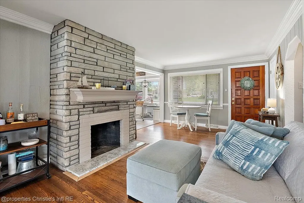 37510 Lakeville Street Harrison Charter Township MI 48045