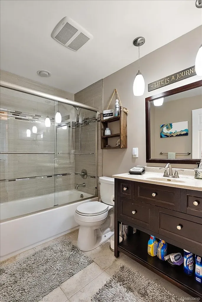 37510 Lakeville Street Harrison Charter Township MI 48045