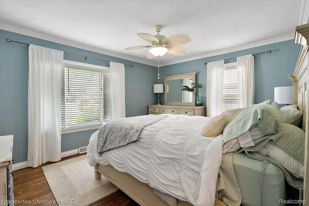 37510 Lakeville Street Harrison Charter Township MI 48045