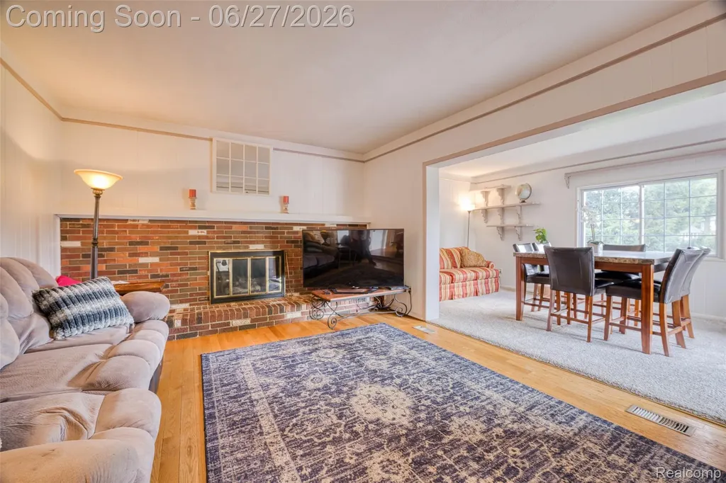 35484 Bennett Street Livonia City MI 48152