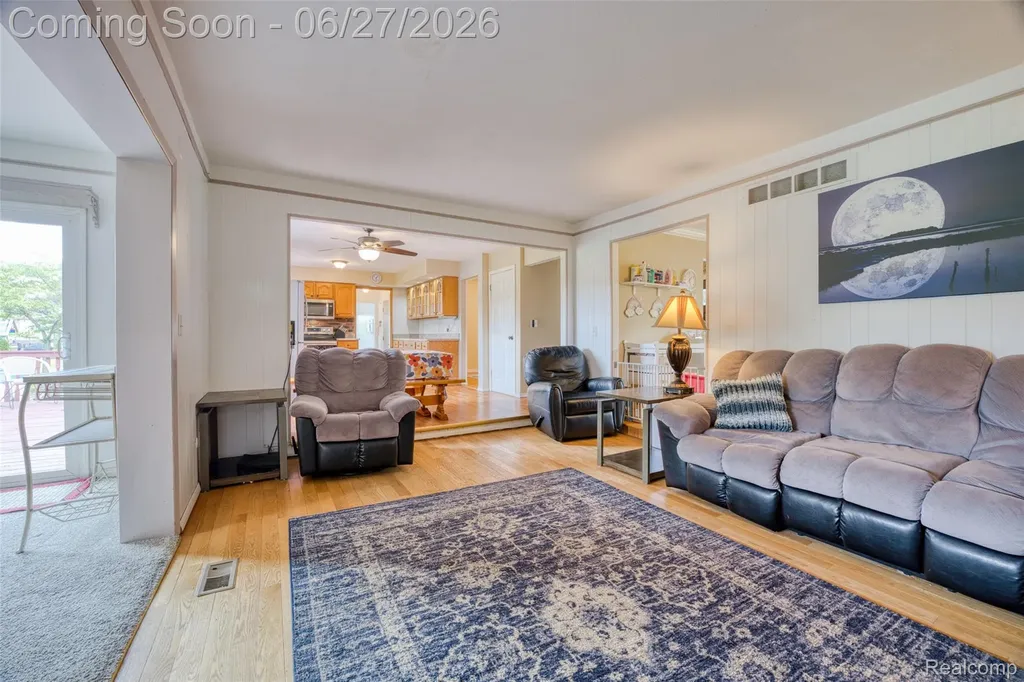 35484 Bennett Street Livonia City MI 48152