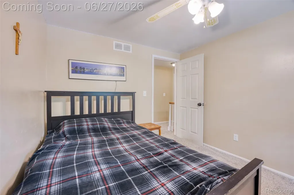 35484 Bennett Street Livonia City MI 48152