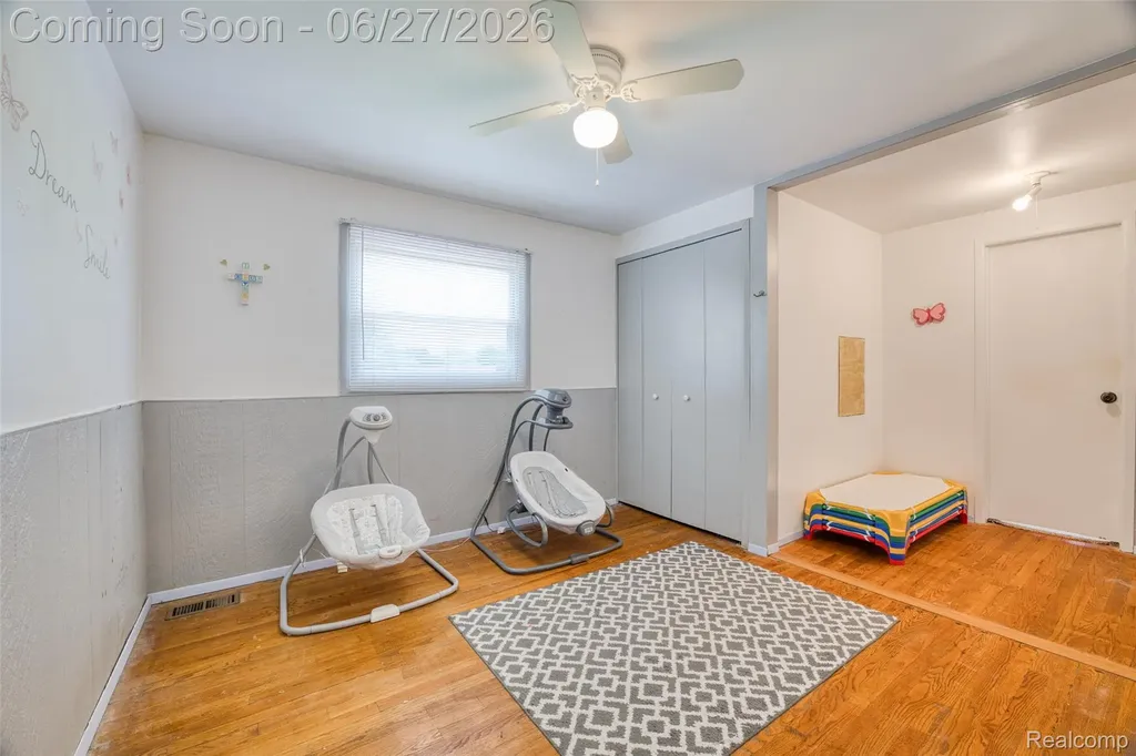35484 Bennett Street Livonia City MI 48152