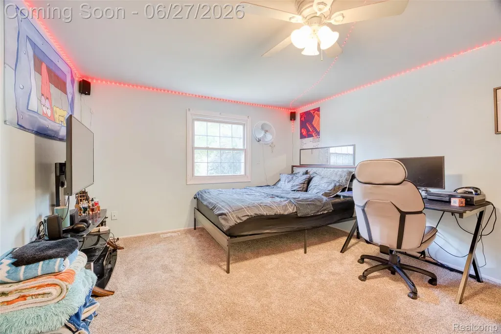 35484 Bennett Street Livonia City MI 48152