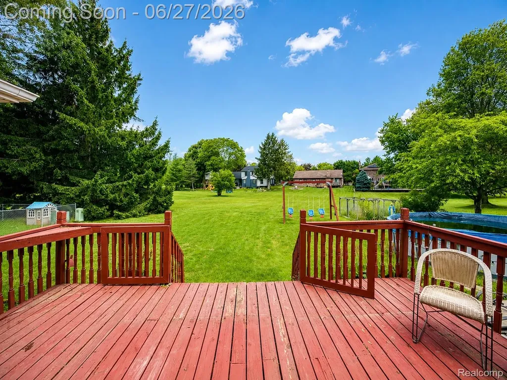 35484 Bennett Street Livonia City MI 48152