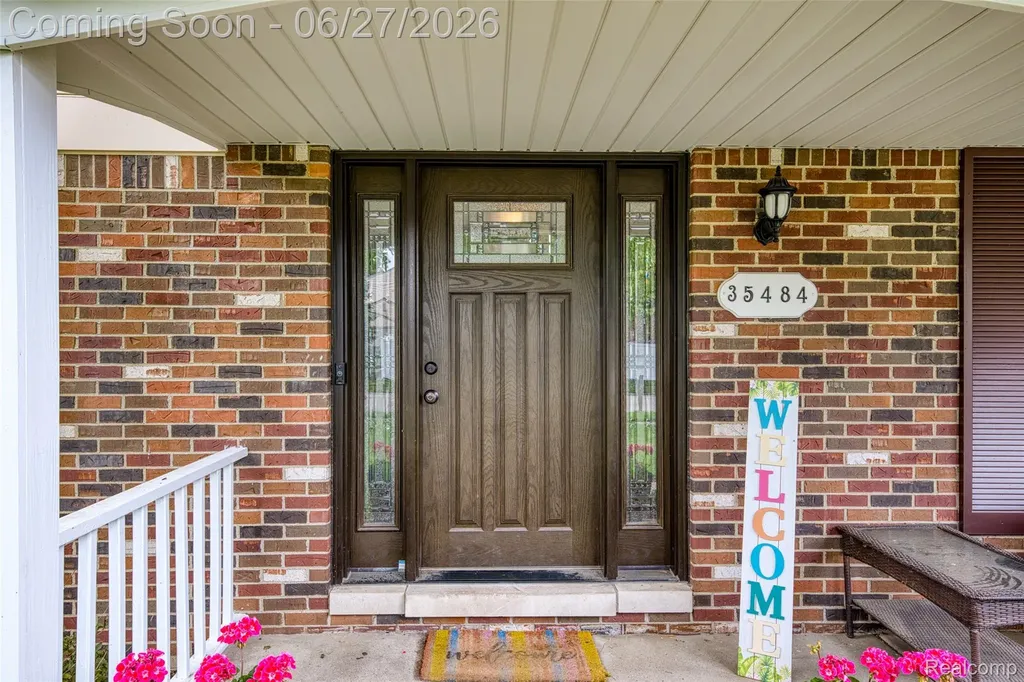 35484 Bennett Street Livonia City MI 48152