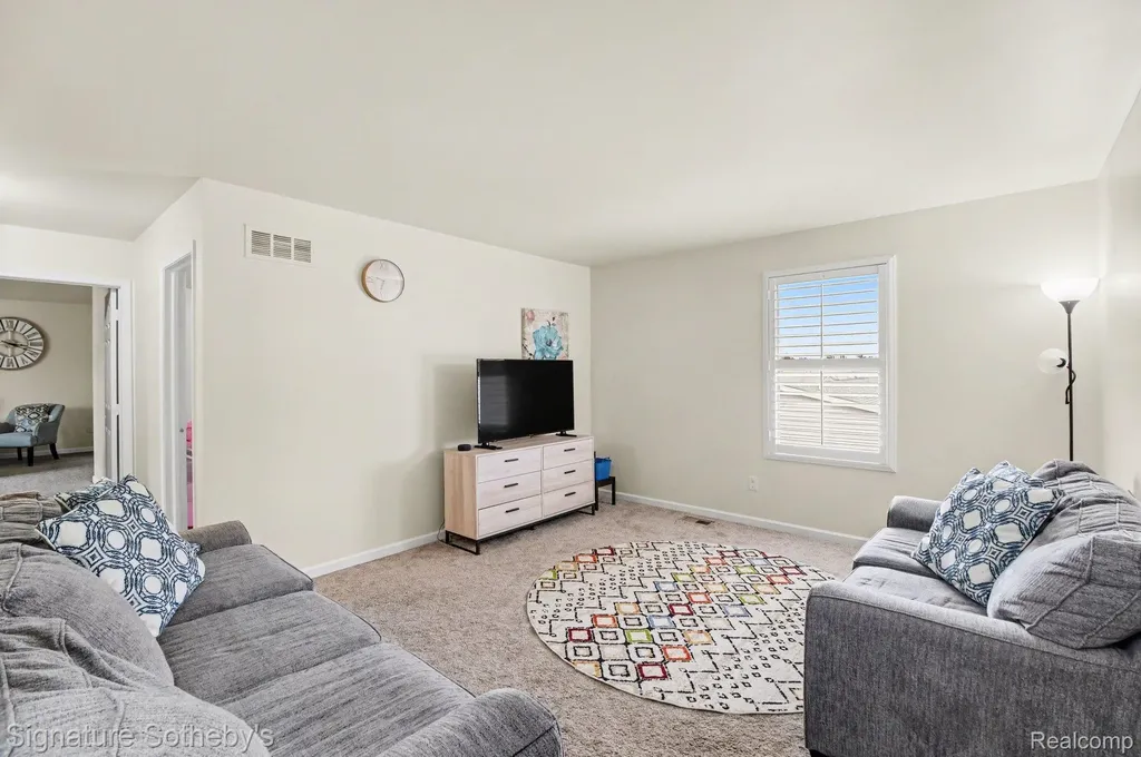 50419 Corey Avenue Chesterfield Township MI 48051