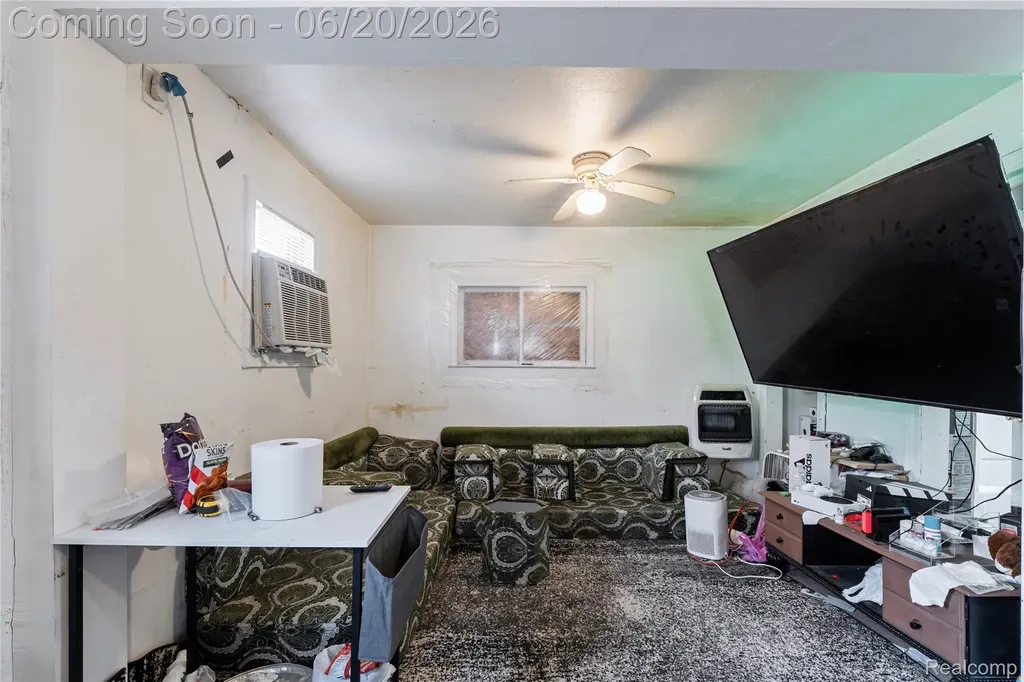 11418 Sobieski Street Hamtramck City MI 48212